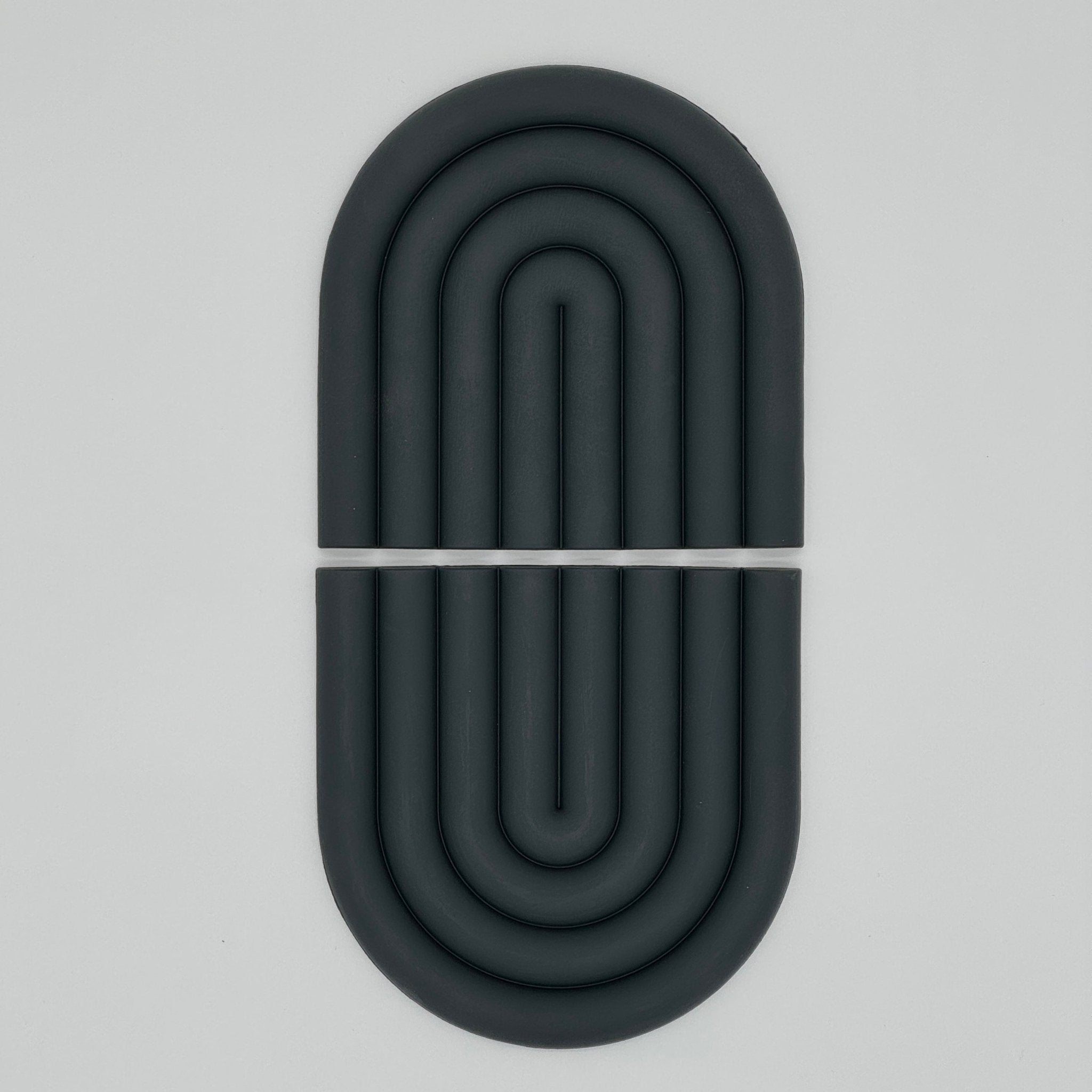 Dessous de plat silicone noir résistant 240°C, aussi manique antidérapante pour une prise en main sûre des plats chauds