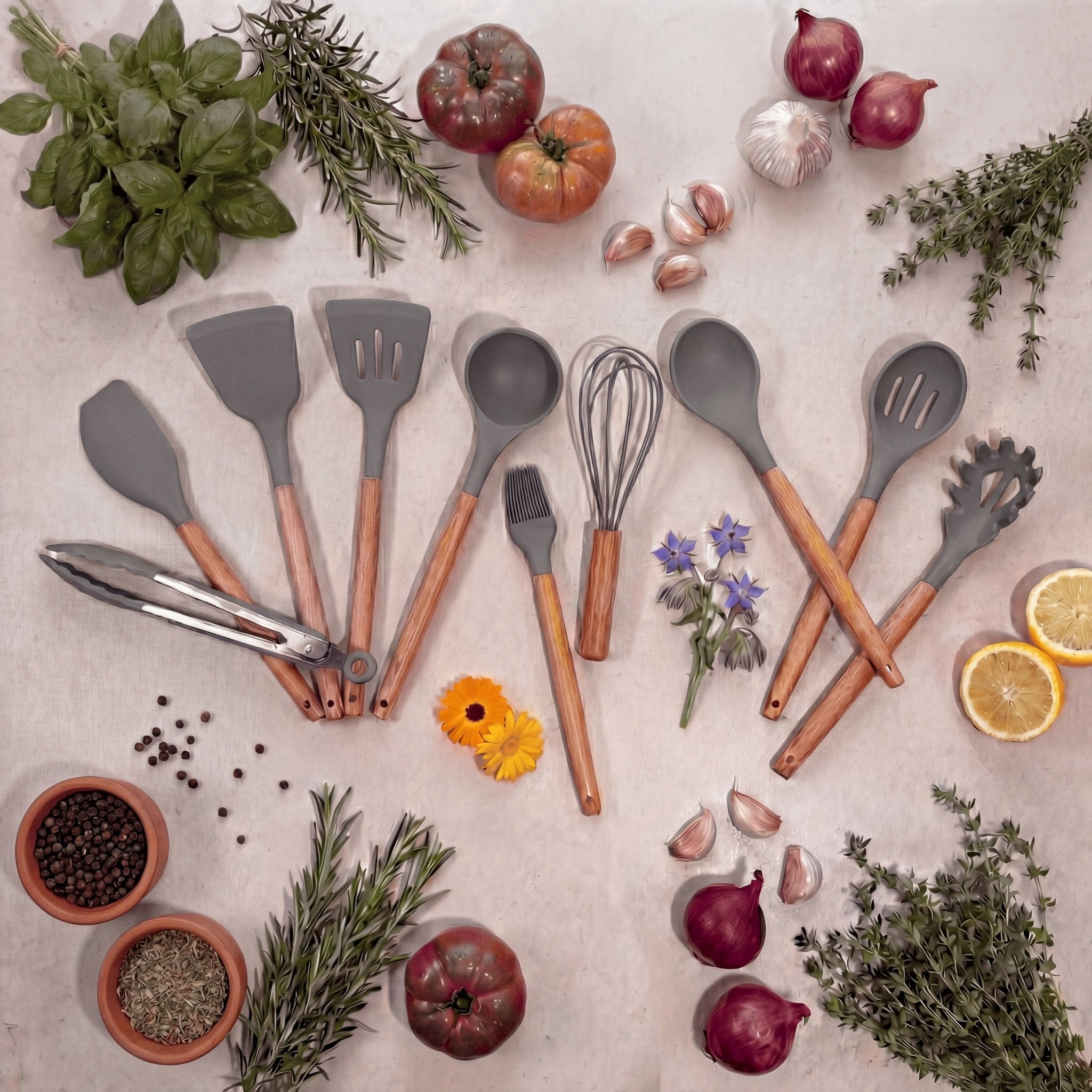 Ensemble dix usensiles en bois et en silicone gris