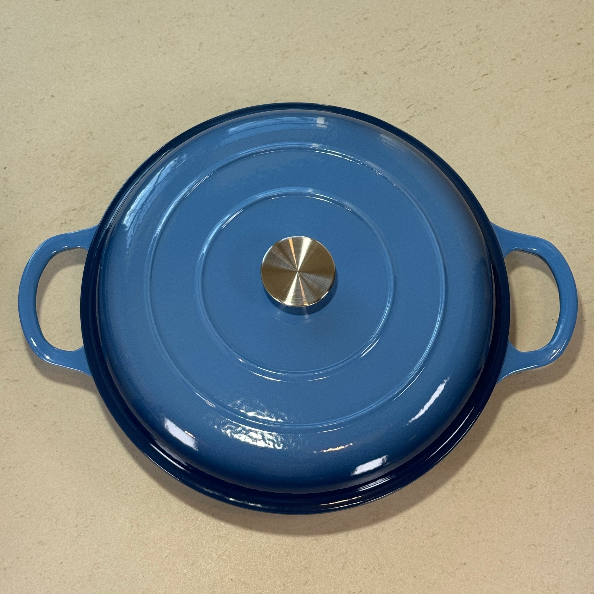 Faitout en fonte émaillée bleu perle avec couvercle pour cuisson lente et mijotage