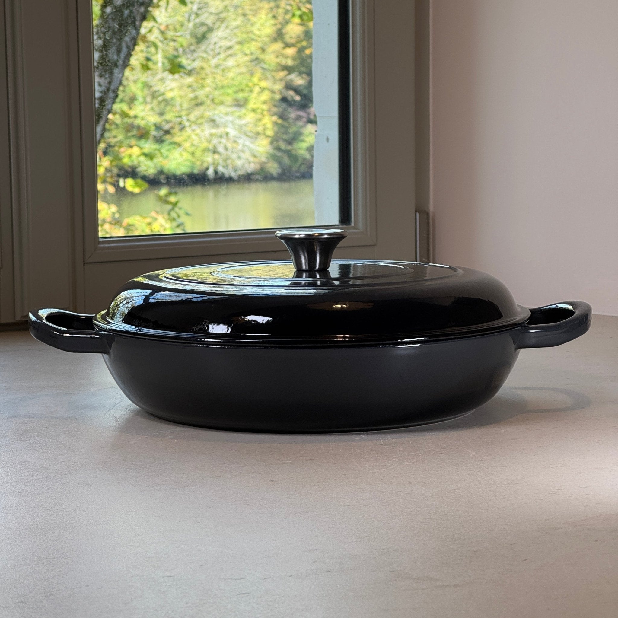 Faitout en fonte émaillée gris truffe idéal pour plats mijotés, cuisine traditionnelle et recettes réconfortantes