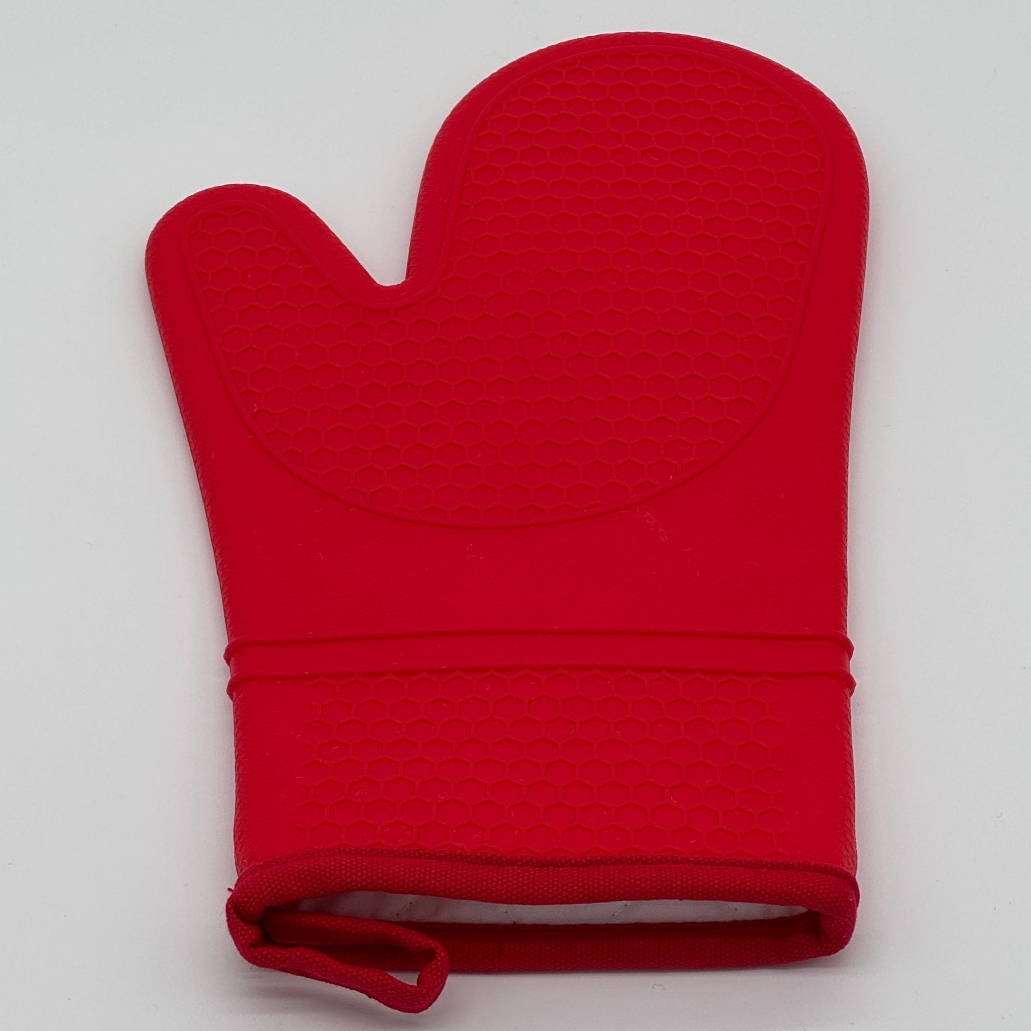 Gant four en silicone rouge résistant à la chaleur avec surface antidérapante pour sortir plats et moules du four