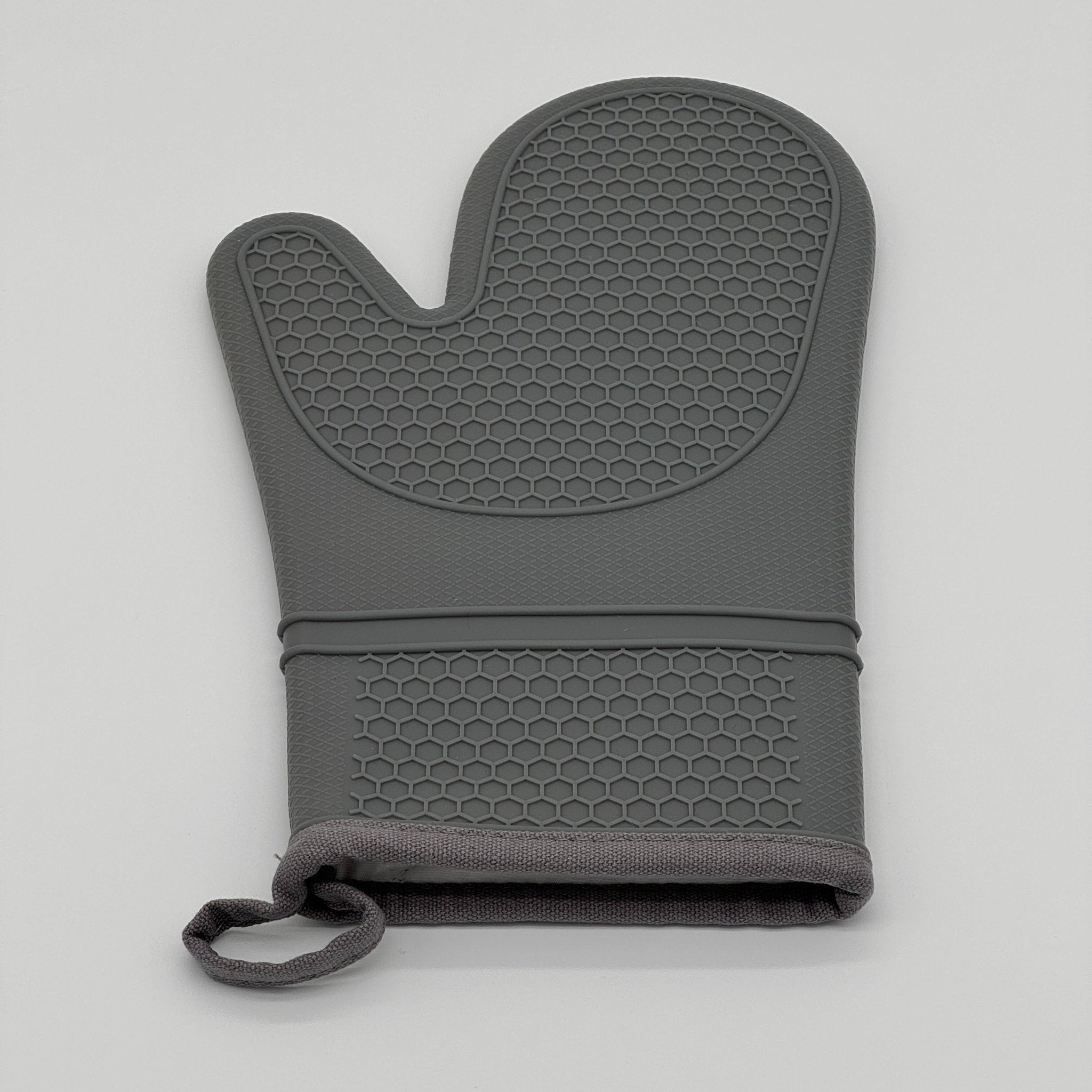 Gant en silicone gris protégeant efficacement les mains contre la chaleur pour la cuisine, le four et les cocottes