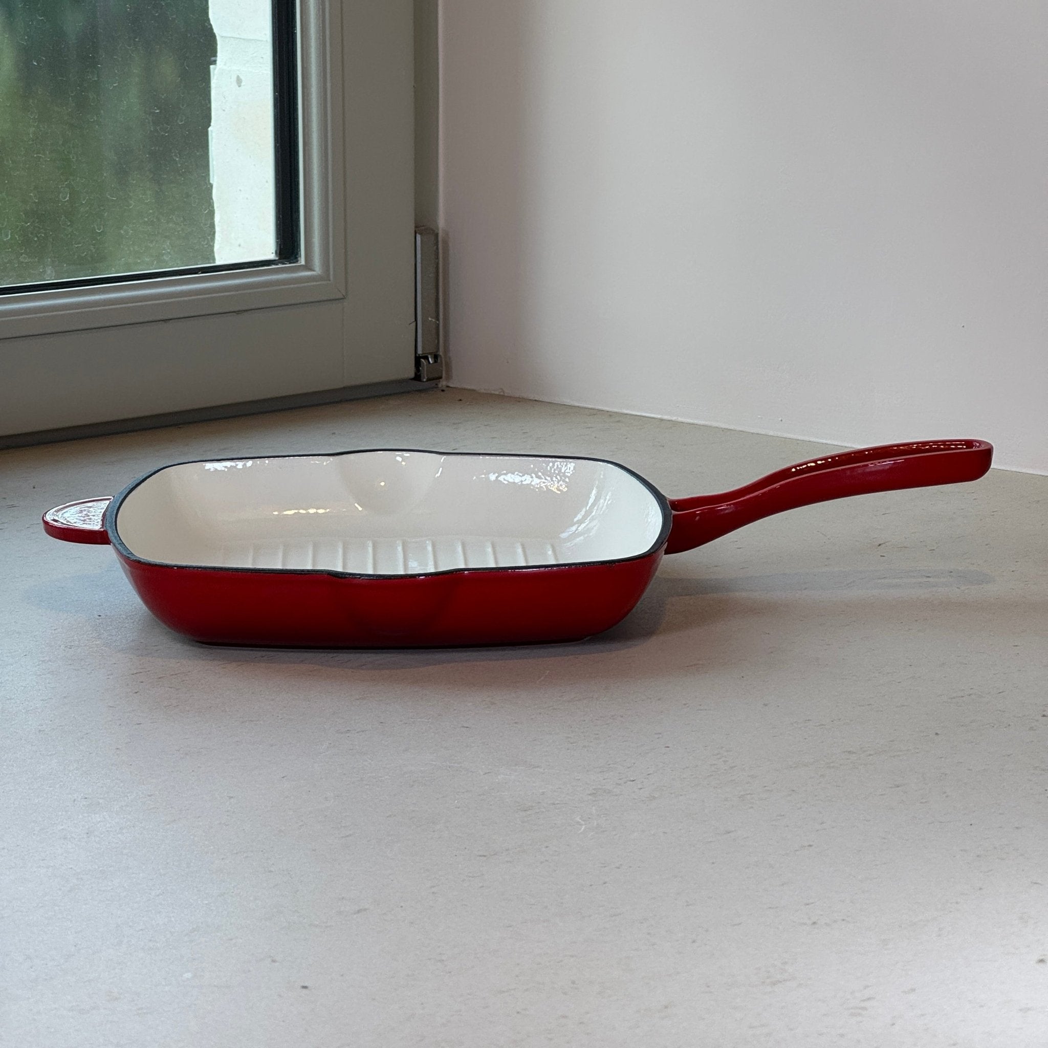 Grill en fonte émaillée avec poignée ergonomique pour grillades estivales, poissons et légumes grillés