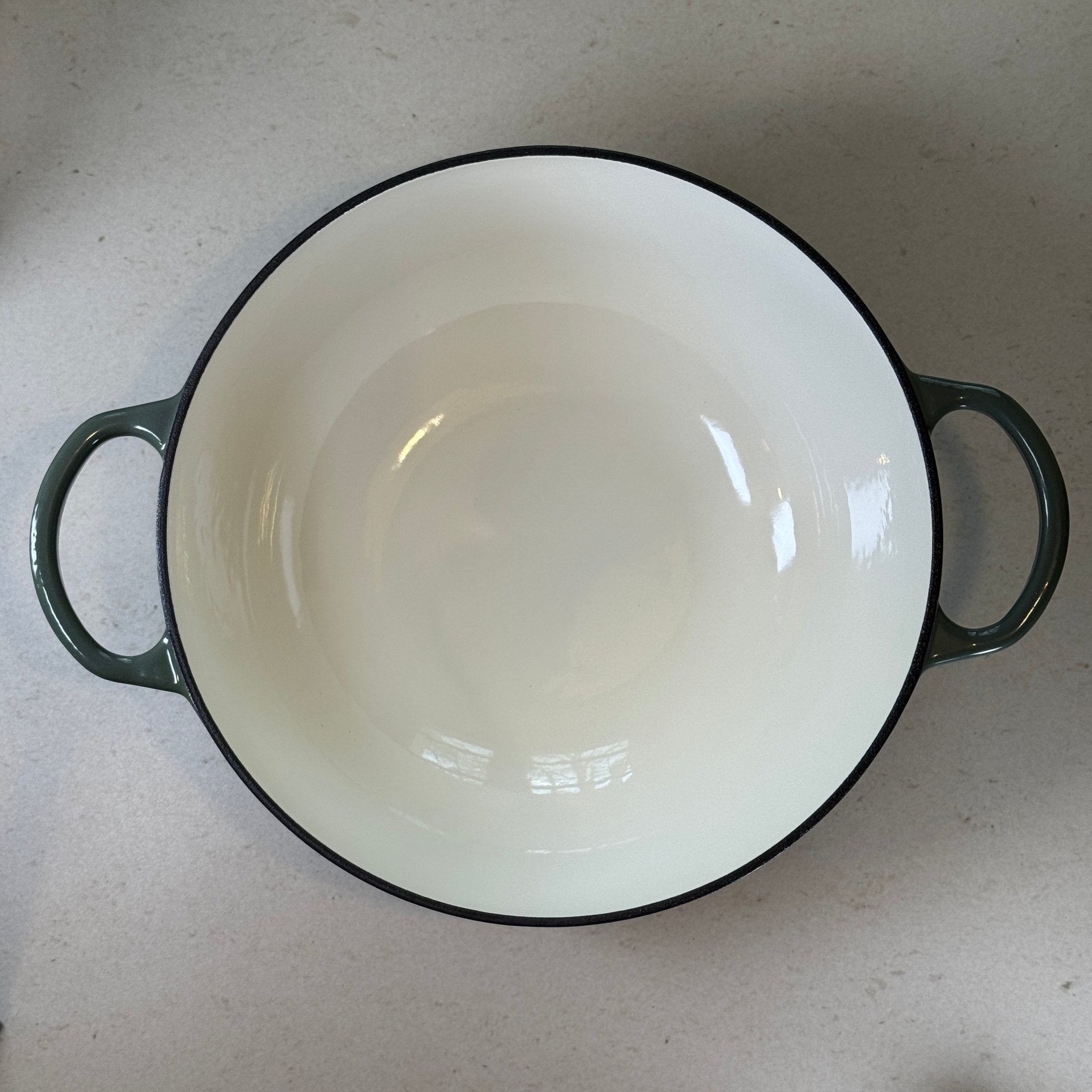 Marmite en fonte émaillée idéale pour porridge, lait végétal, bouillons et cuisine saine du quotidien