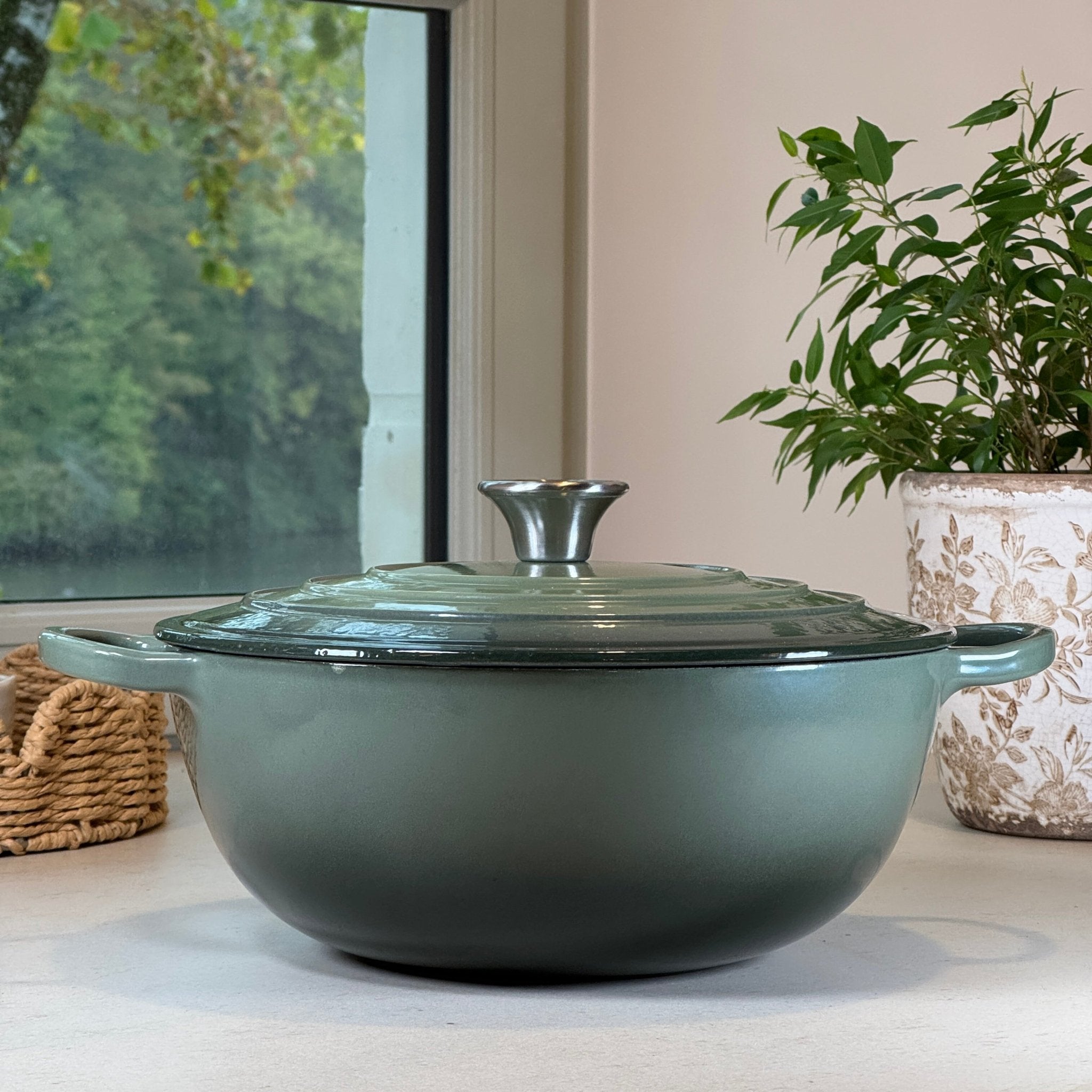 Marmite en fonte émaillée Vert Sapin 26 cm idéale pour soupes, bouillons et plats mijotés