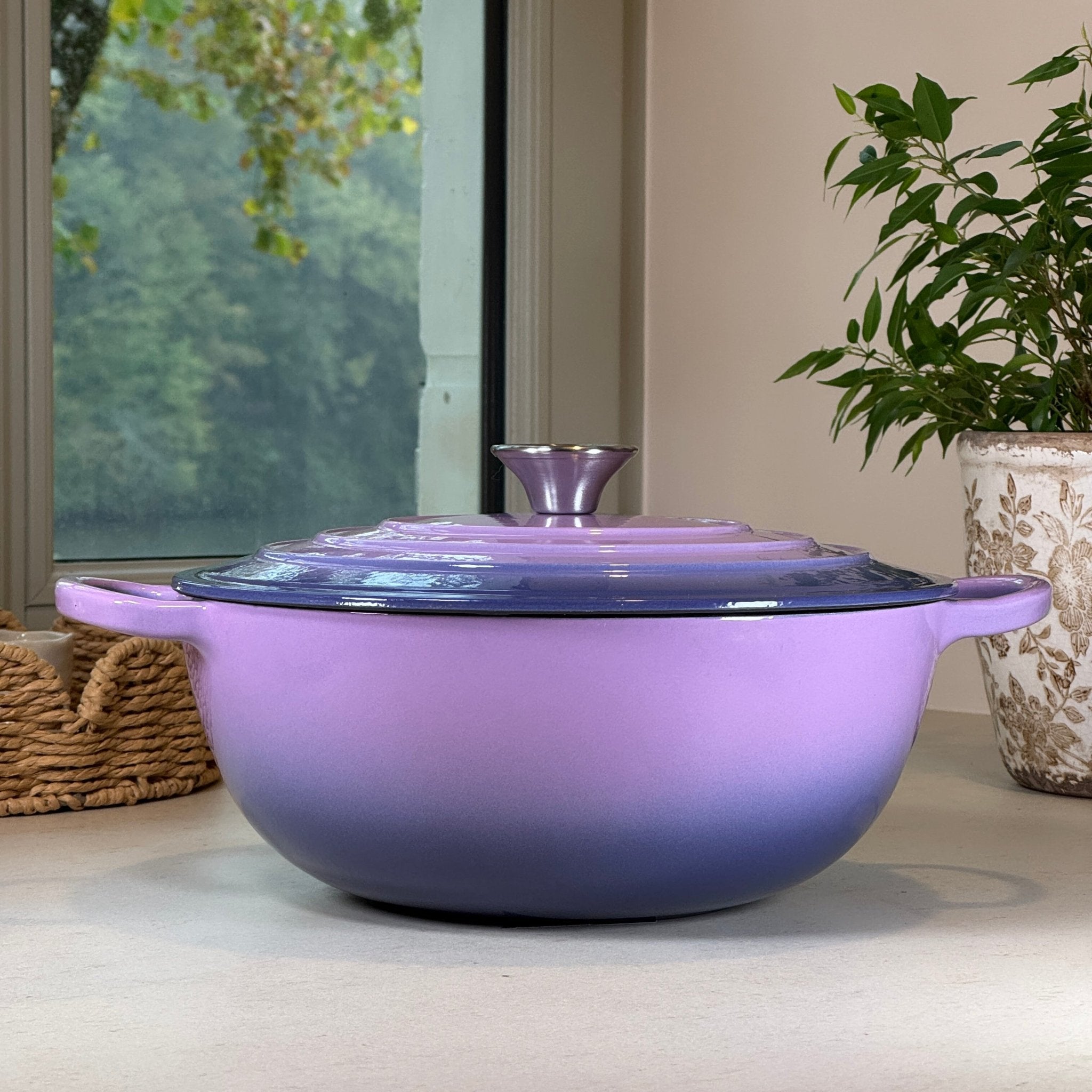 Marmite en fonte émaillée Violet Prune 26 cm idéale pour soupes, bouillons et plats mijotés