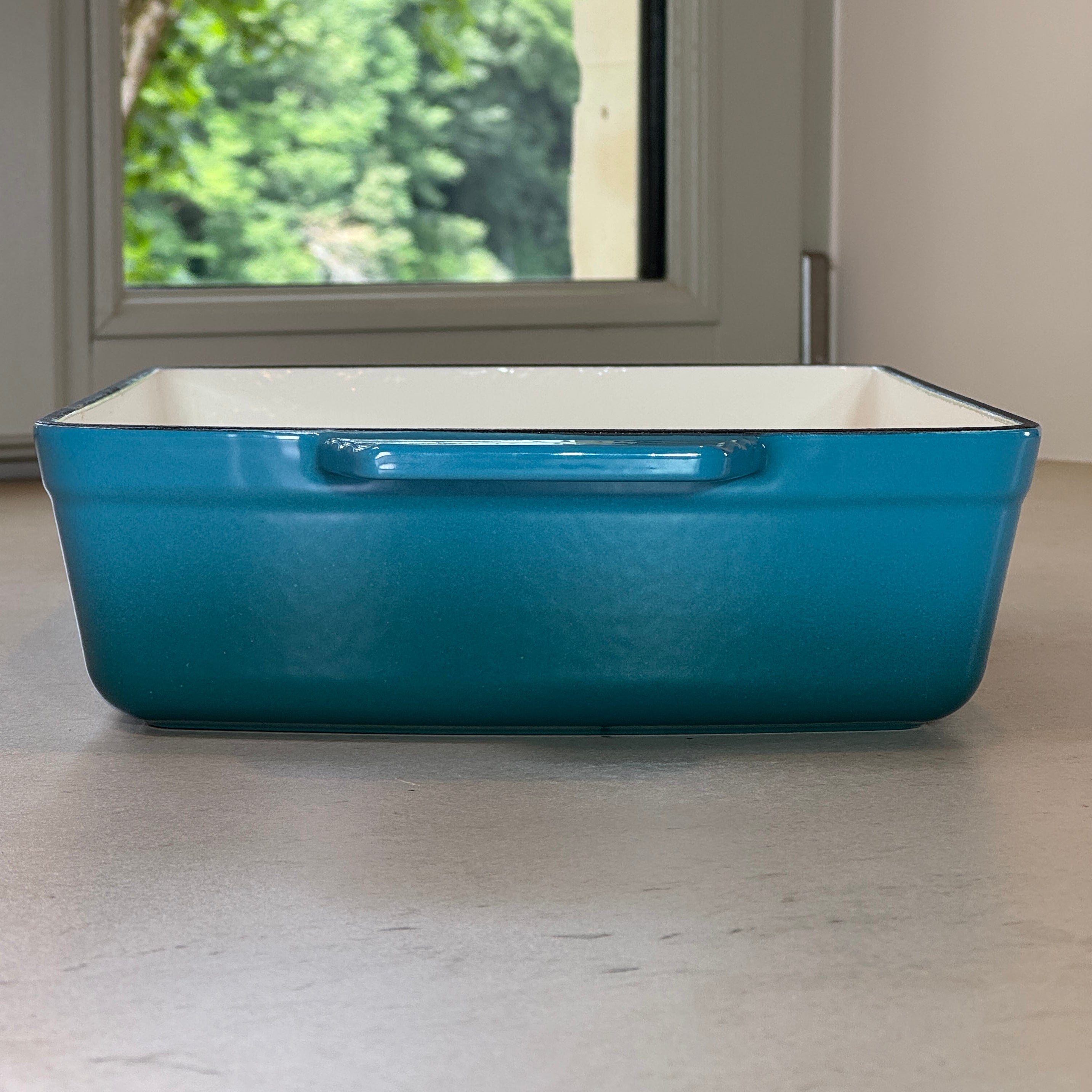 Plat à rôtir en fonte émaillée turquoise grande capacité idéal pour gratins, lasagnes et plats familiaux au four