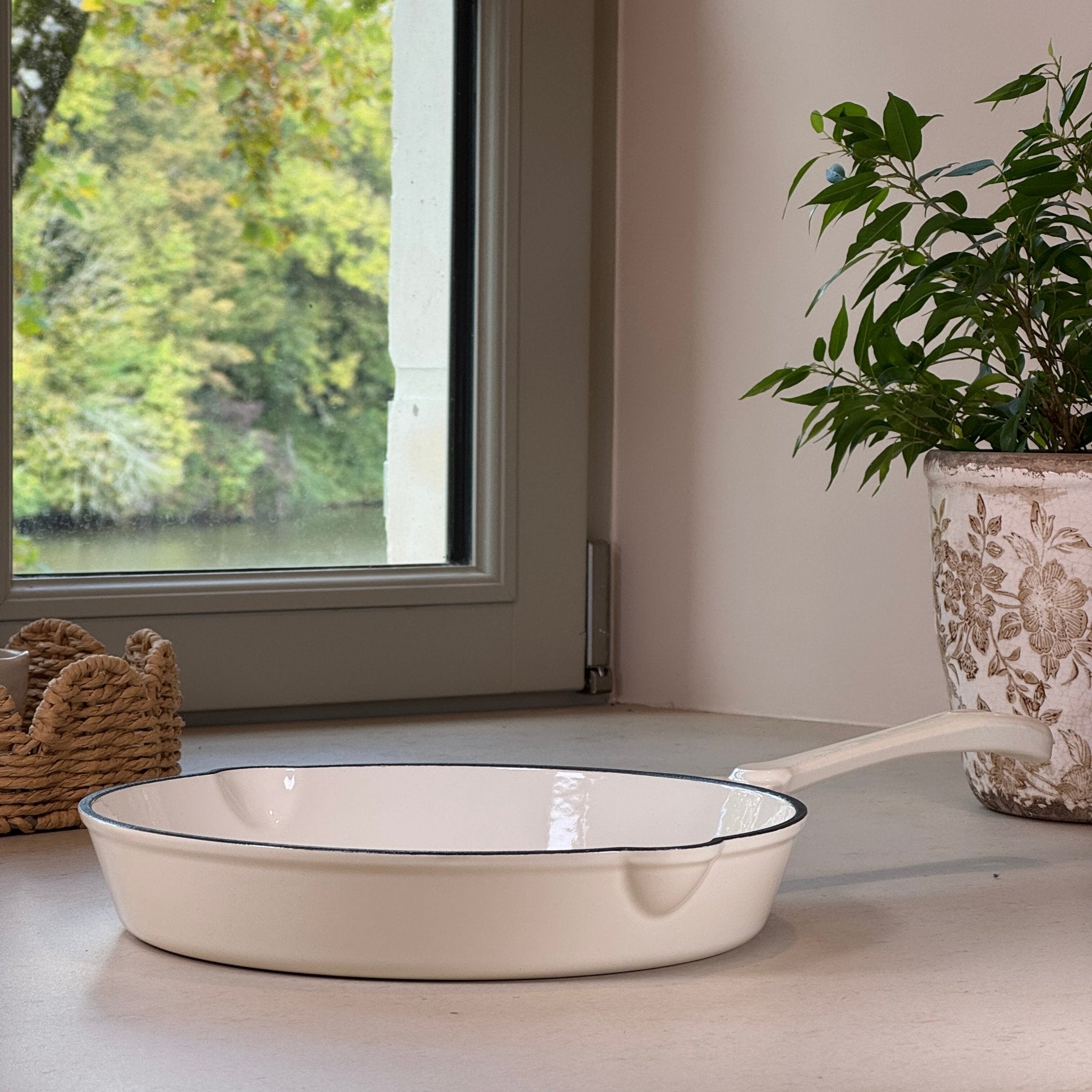 Poêle ronde en fonte émaillée Blanc Vanille